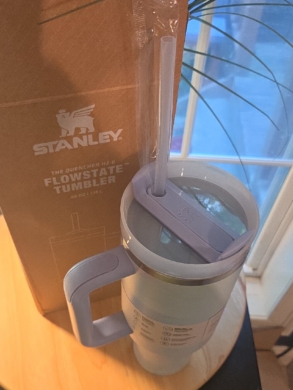 Quencher Tumbler 40 Oz. NEW WITH BOX!! - Picture 3 of 3